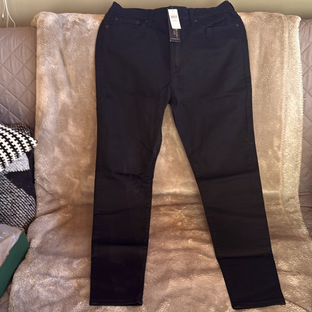 Banana Republic Women’s High Rise Skinny Jeans
New With Tags - Size 31/12